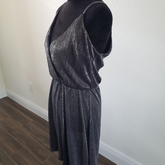 Ultra Flirt Silver Metallic Party Dress Size Medium - Picture 4 of 7